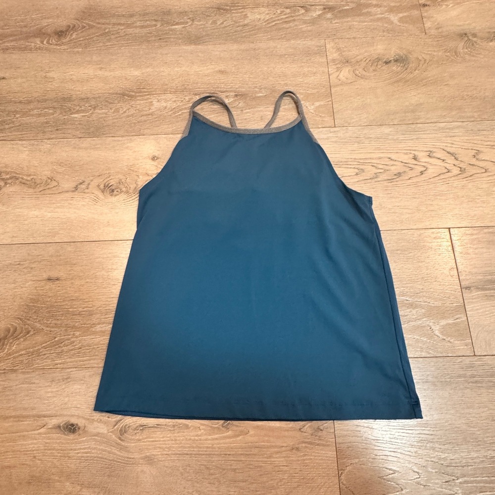 Fabletics Racerback Tank Top Built in Bra Teal Gray Athletic Workout Size Xsmall